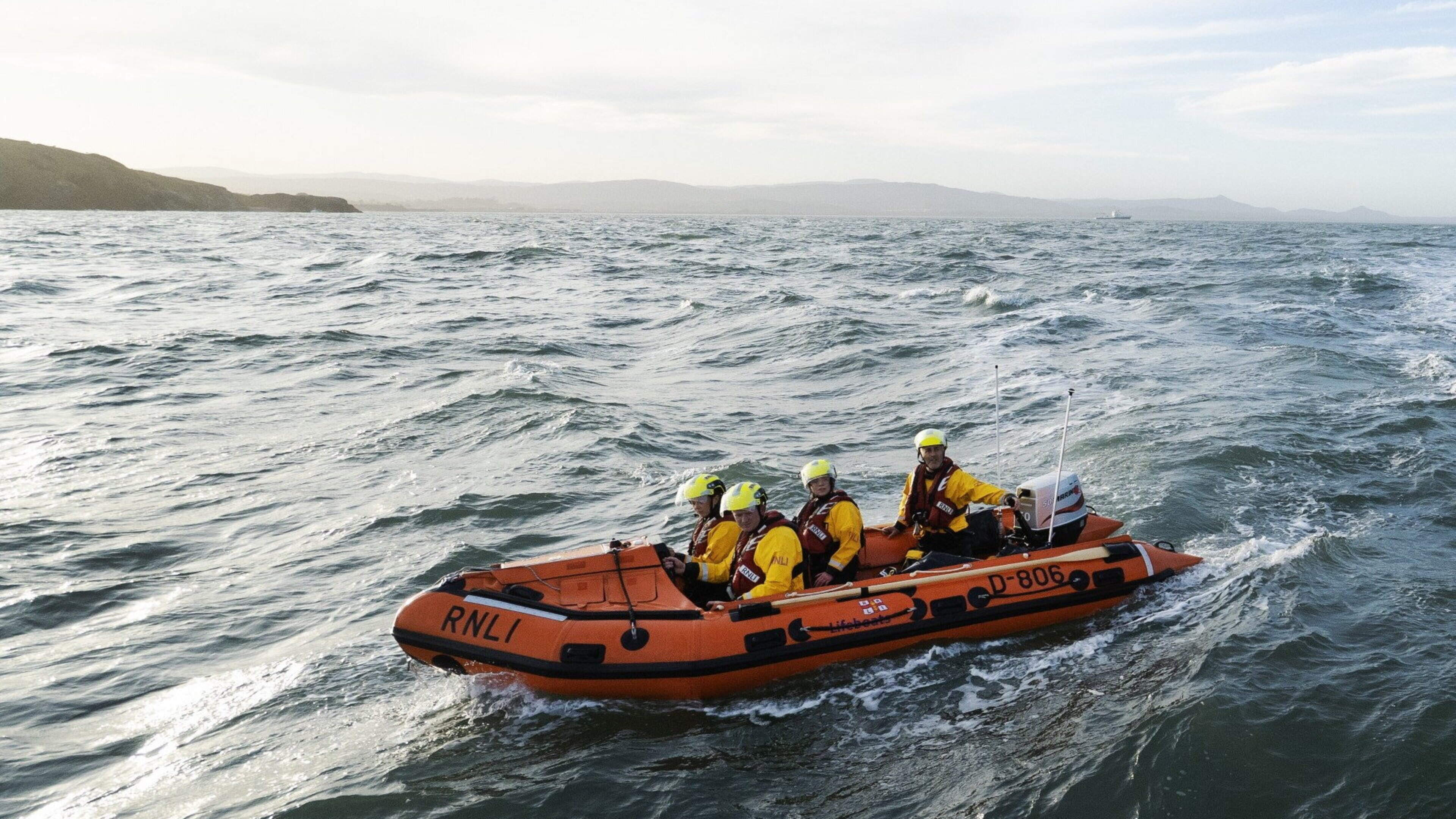 Wicklow RNLI Rescues Injured Man