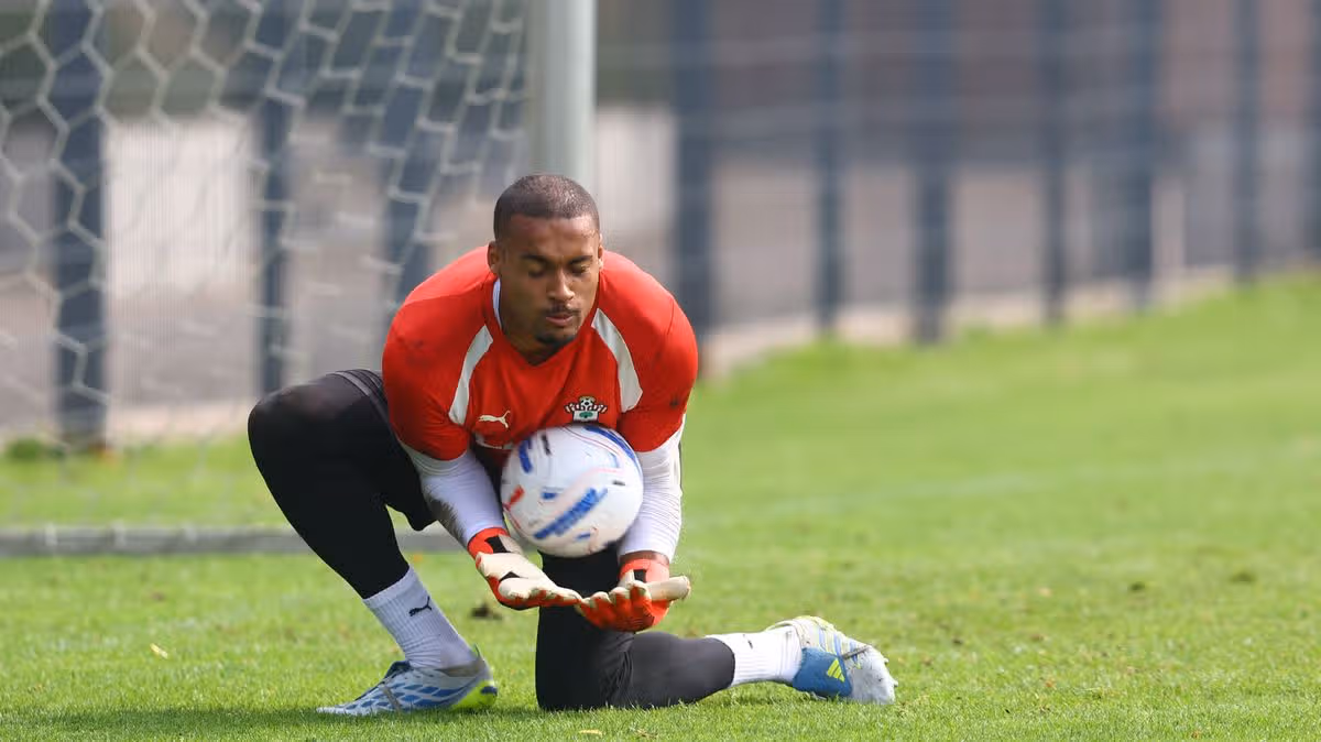 Pundit discusses Gavin Bazunu's potential Celtic move