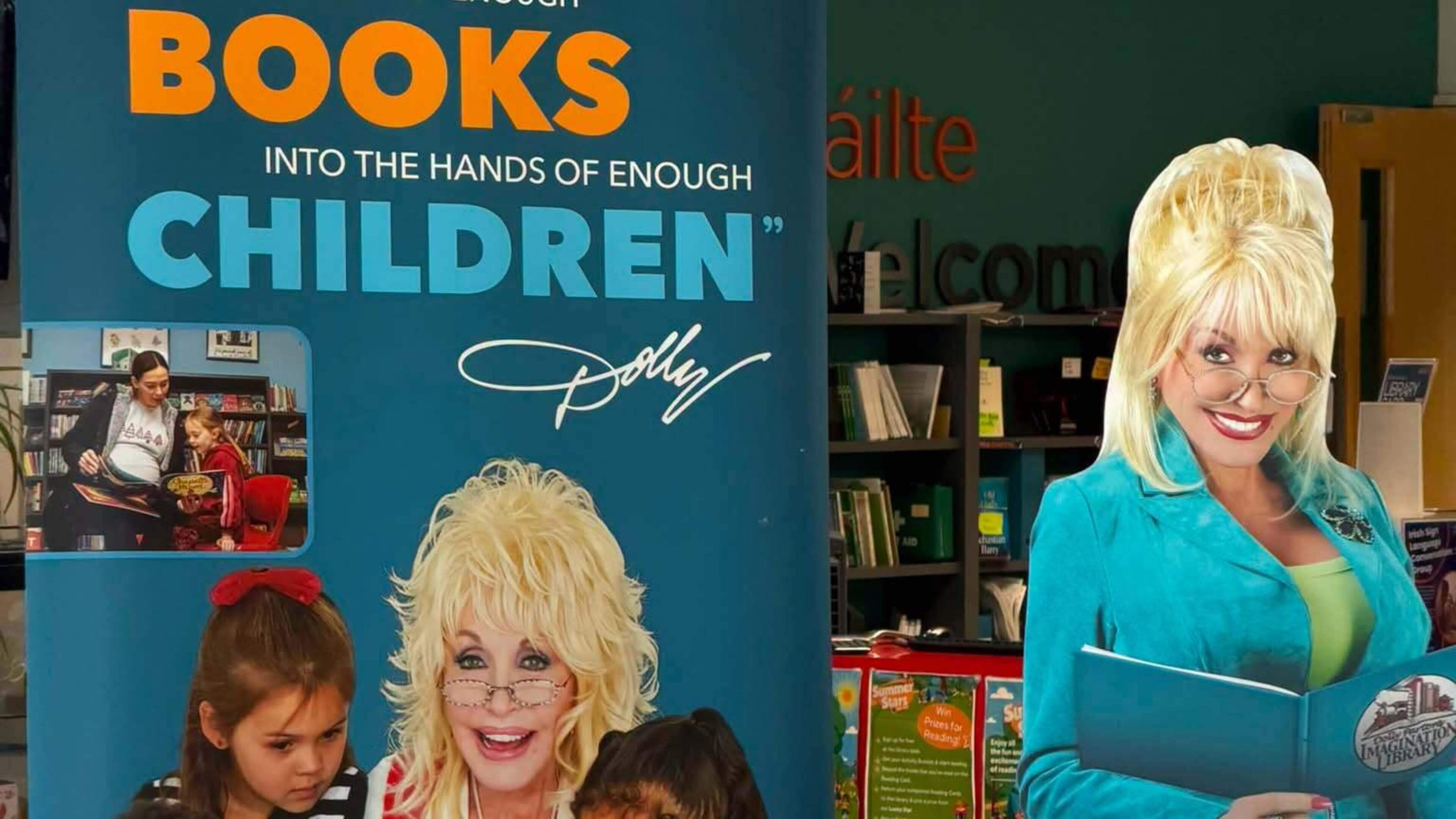 Dolly Parton Honored in Dublin Book of Condolence