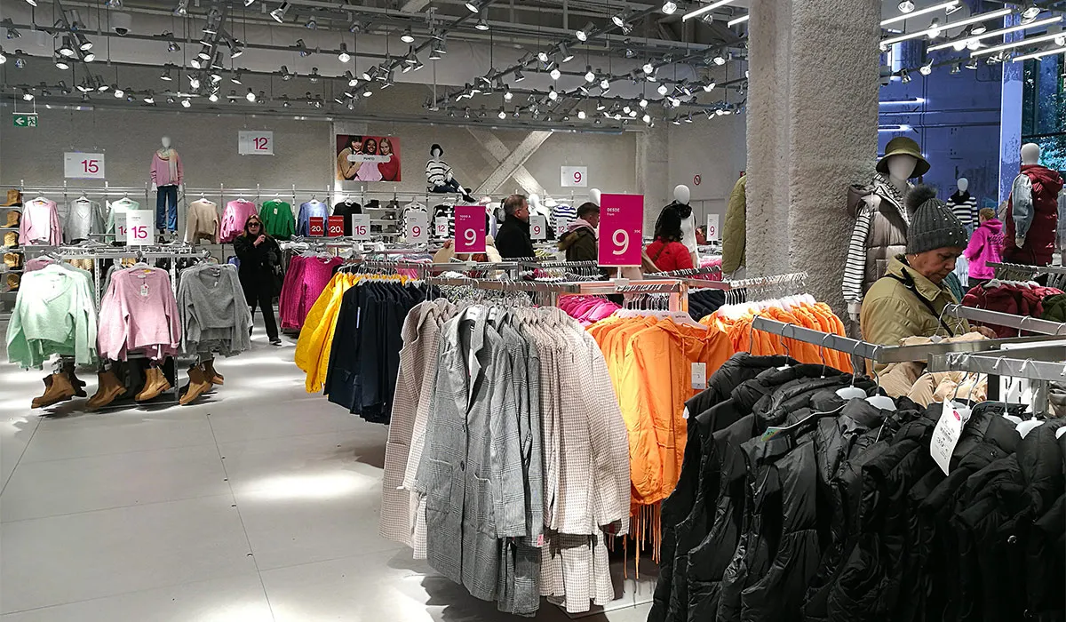 Lefties Opens in Liverpool, Competes with Zara
