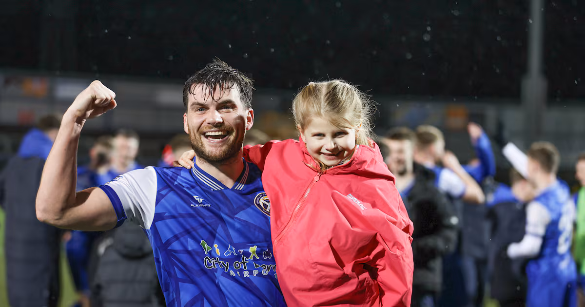 Philip Lowry Returns to Limavady United