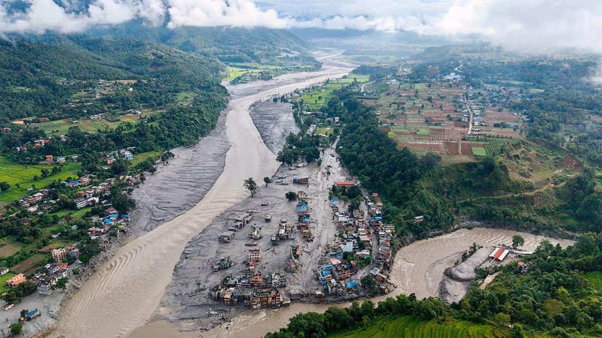 Irish Mountaineer Raises Funds for Nepal Flood Victims