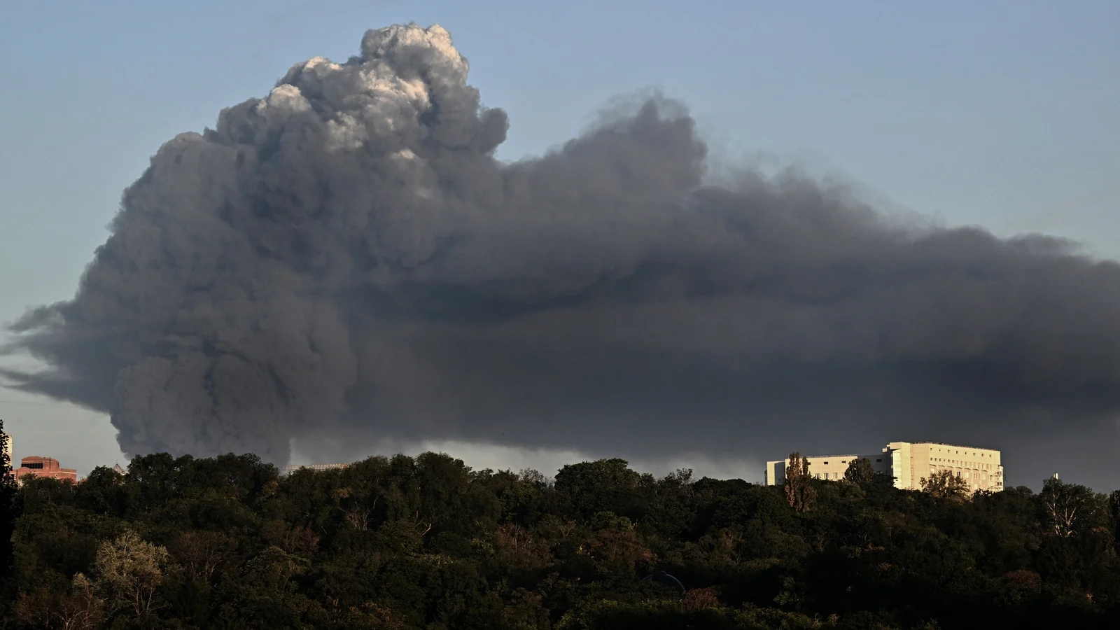 27 dead after Russian strike on Ukraine