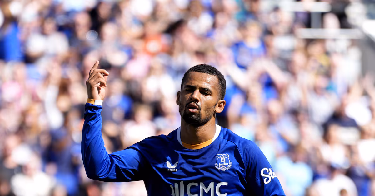 Tottenham signs Iliman Ndiaye, Richarlison returns to Everton