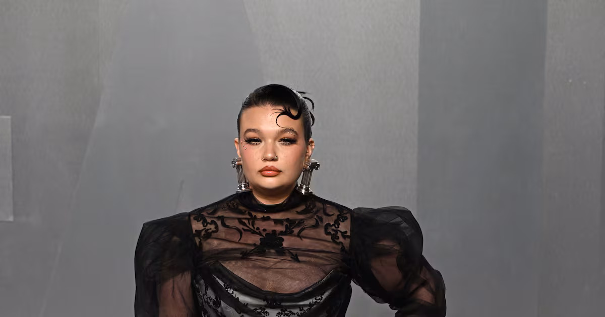 Lola Young Surprises Reading Festival with Performance