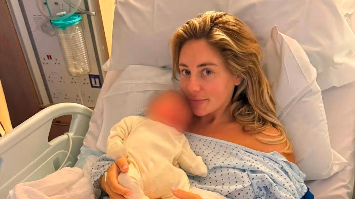 Bonnie Blue gives birth at Lindo Wing