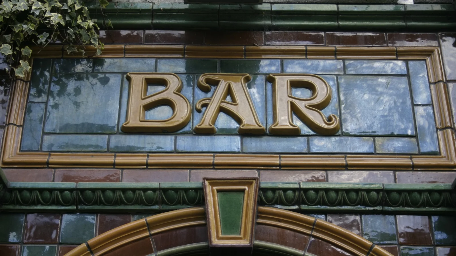 Quarter of Irish pubs have closed since 2005