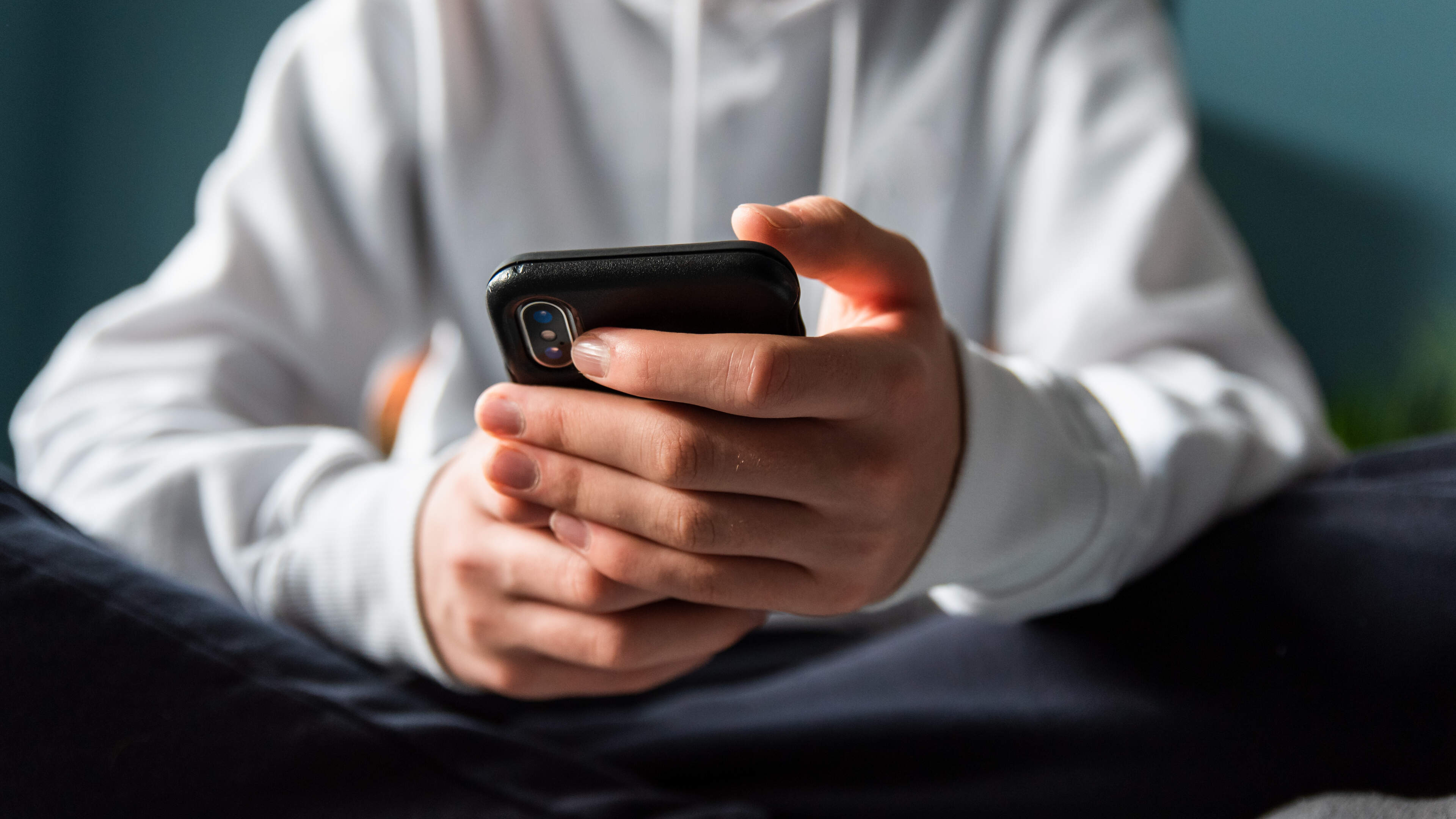 Irish Families Embrace Social Media Despite Concerns