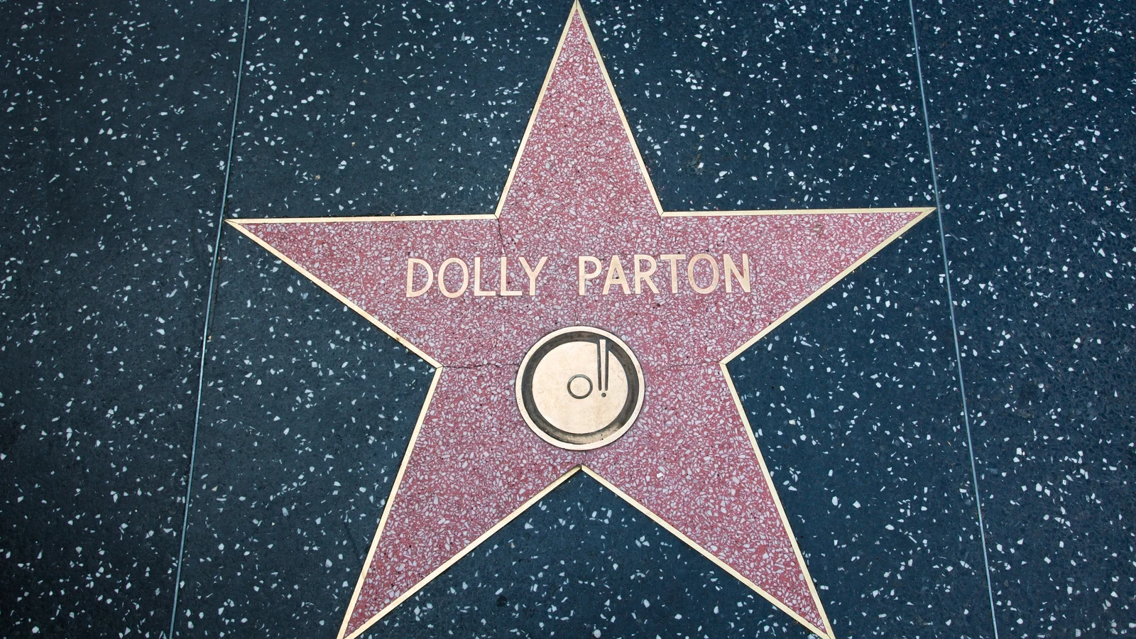 Dolly Parton to Receive New Hollywood Star