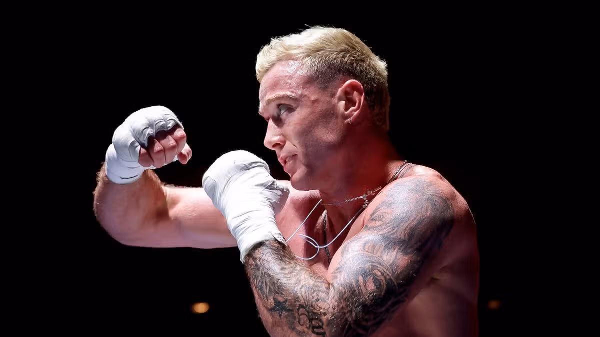 Irish Boxer Honors Lee Reeves at Taylor Undercard