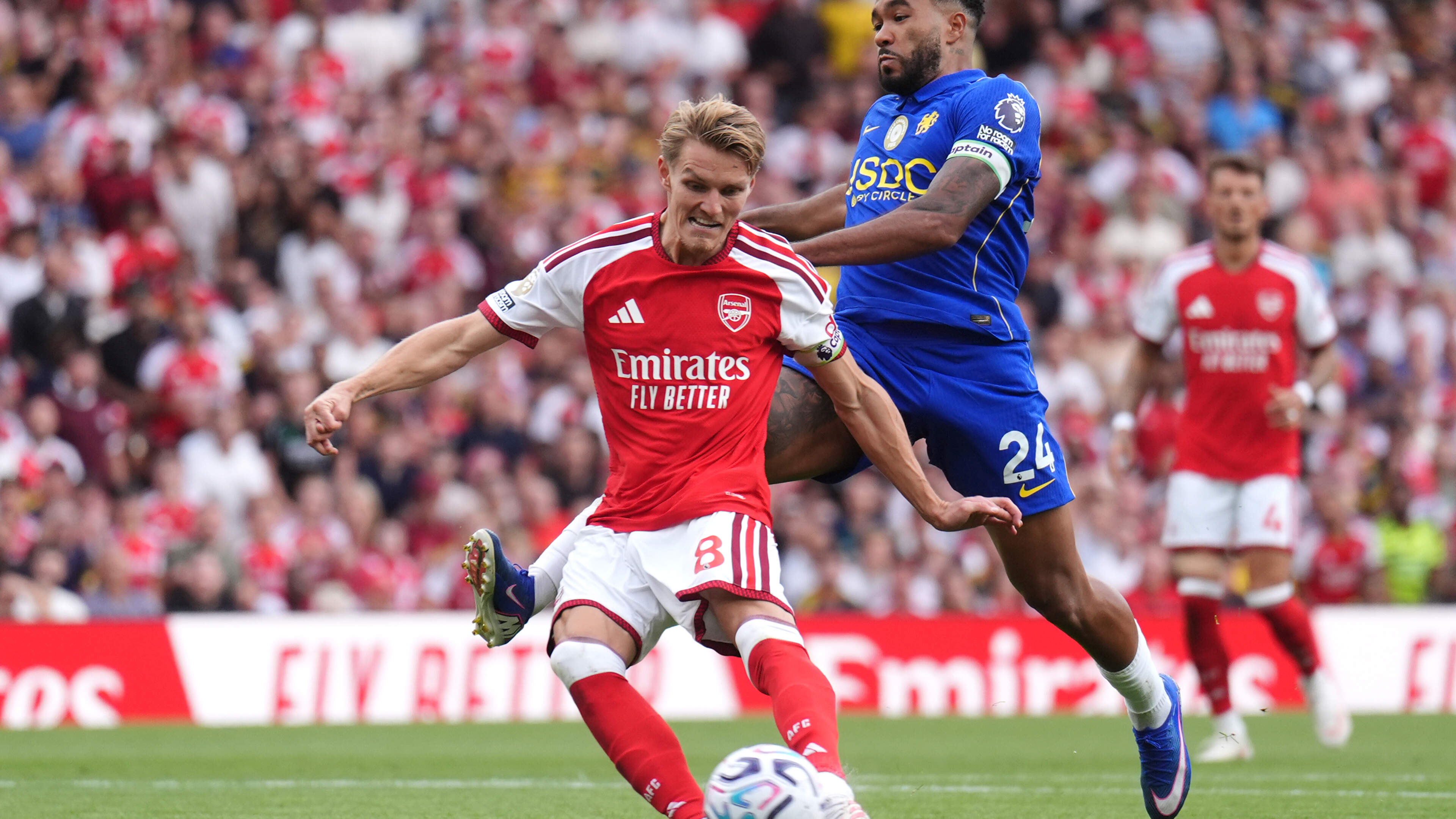 Arsenal Defeats Chelsea in Championship Lesson