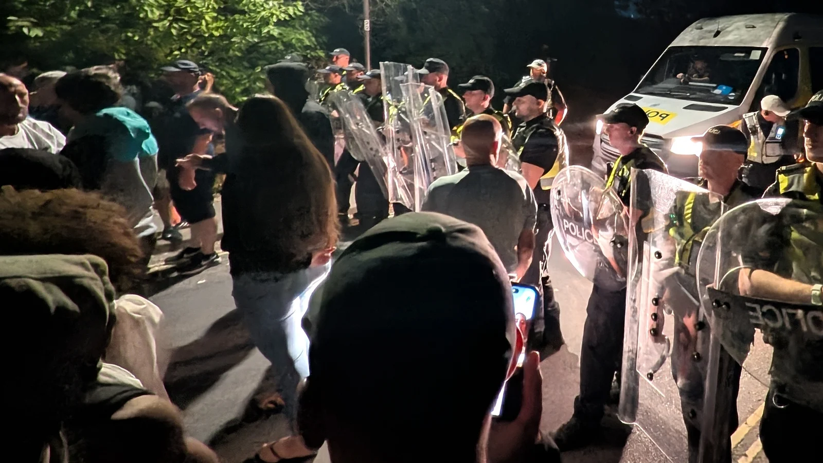 UK Government Condemns Portsmouth Migration Protest