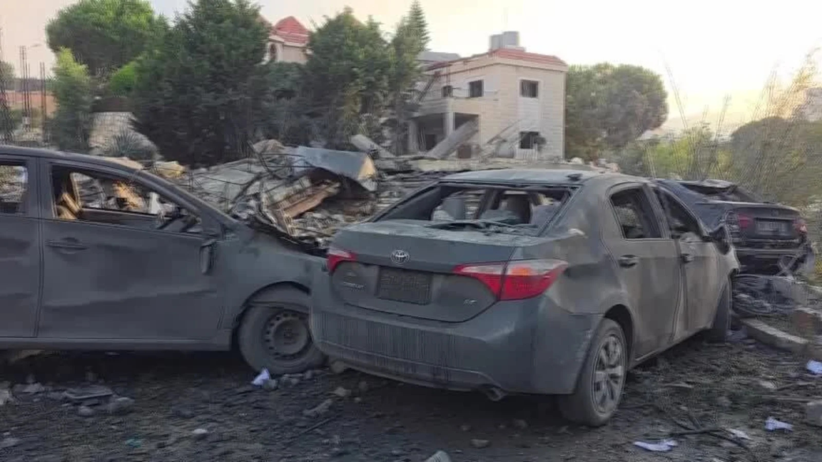 Israeli Strikes Kill Eleven in South Lebanon