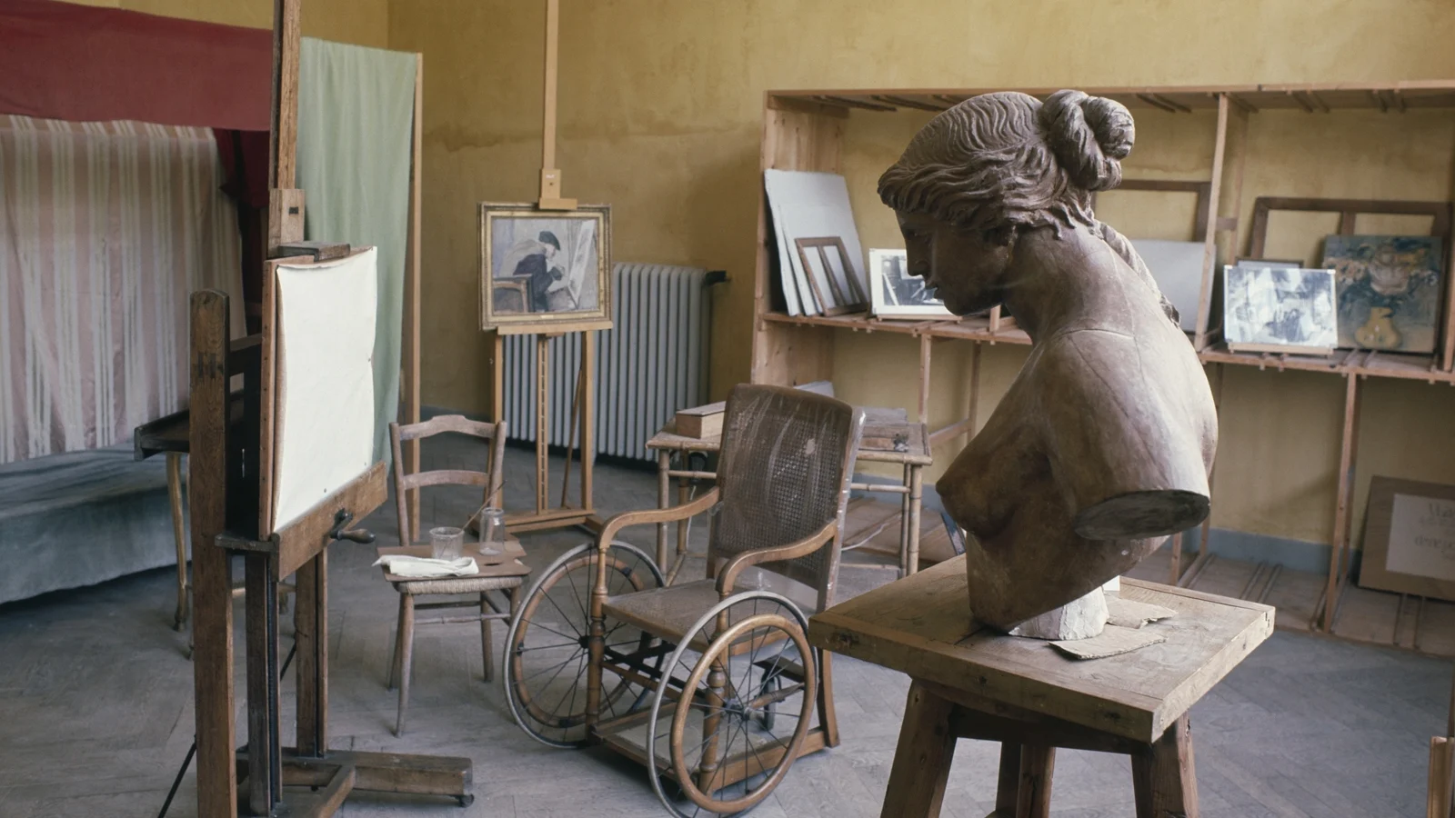 Thieves Steal €9 Million Art from Renoir Museum