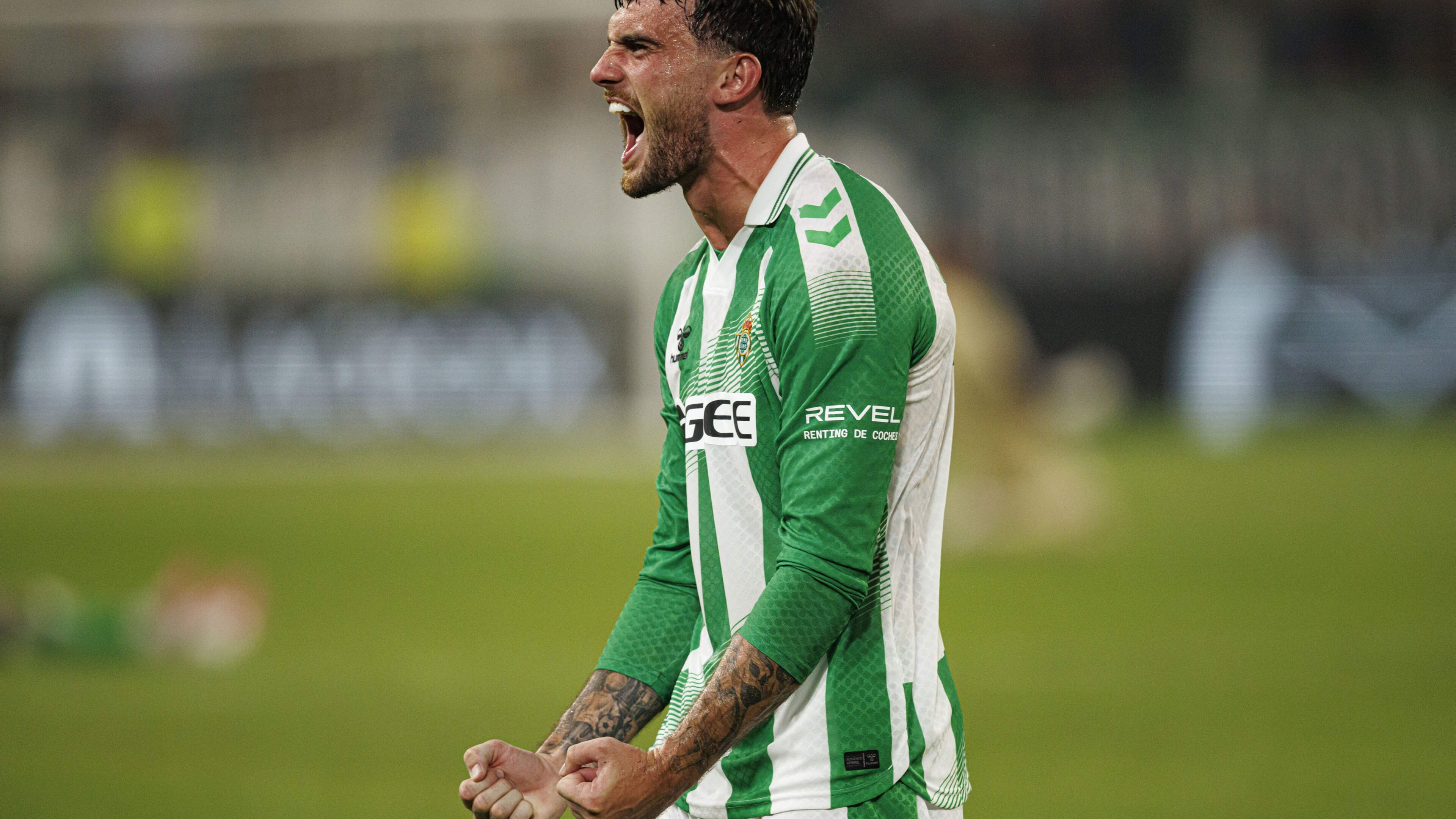 Troy Parrott Debuts in Champions League for Betis