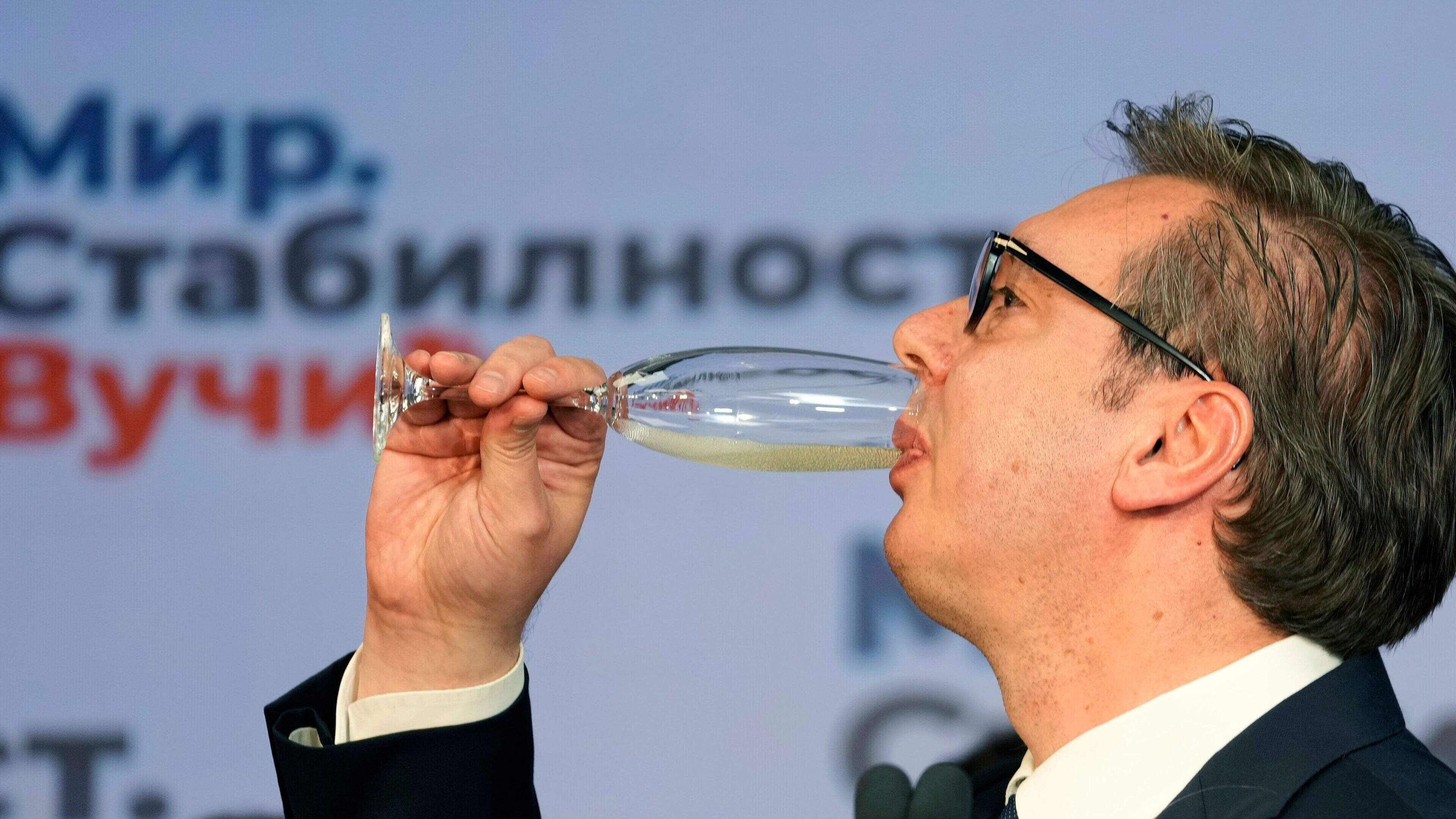 Serbia Calls Snap Election for October 25