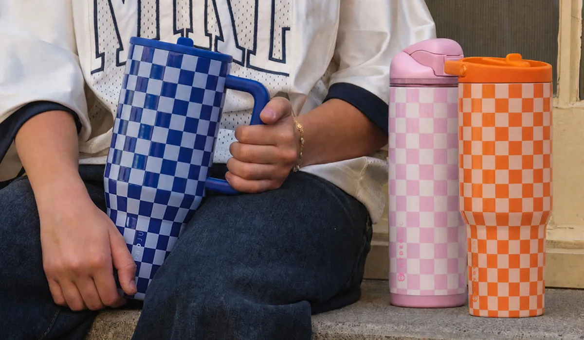New water bottle trend challenges Stanley Cup