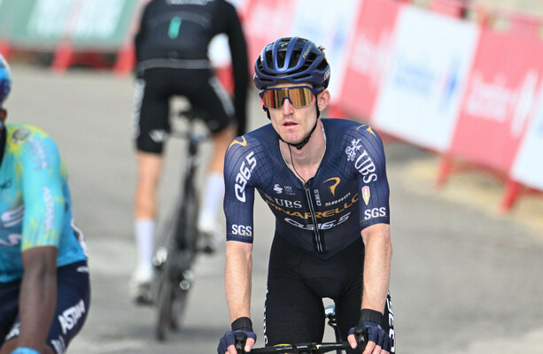 Eddie Dunbar wins stage 19 of Vuelta