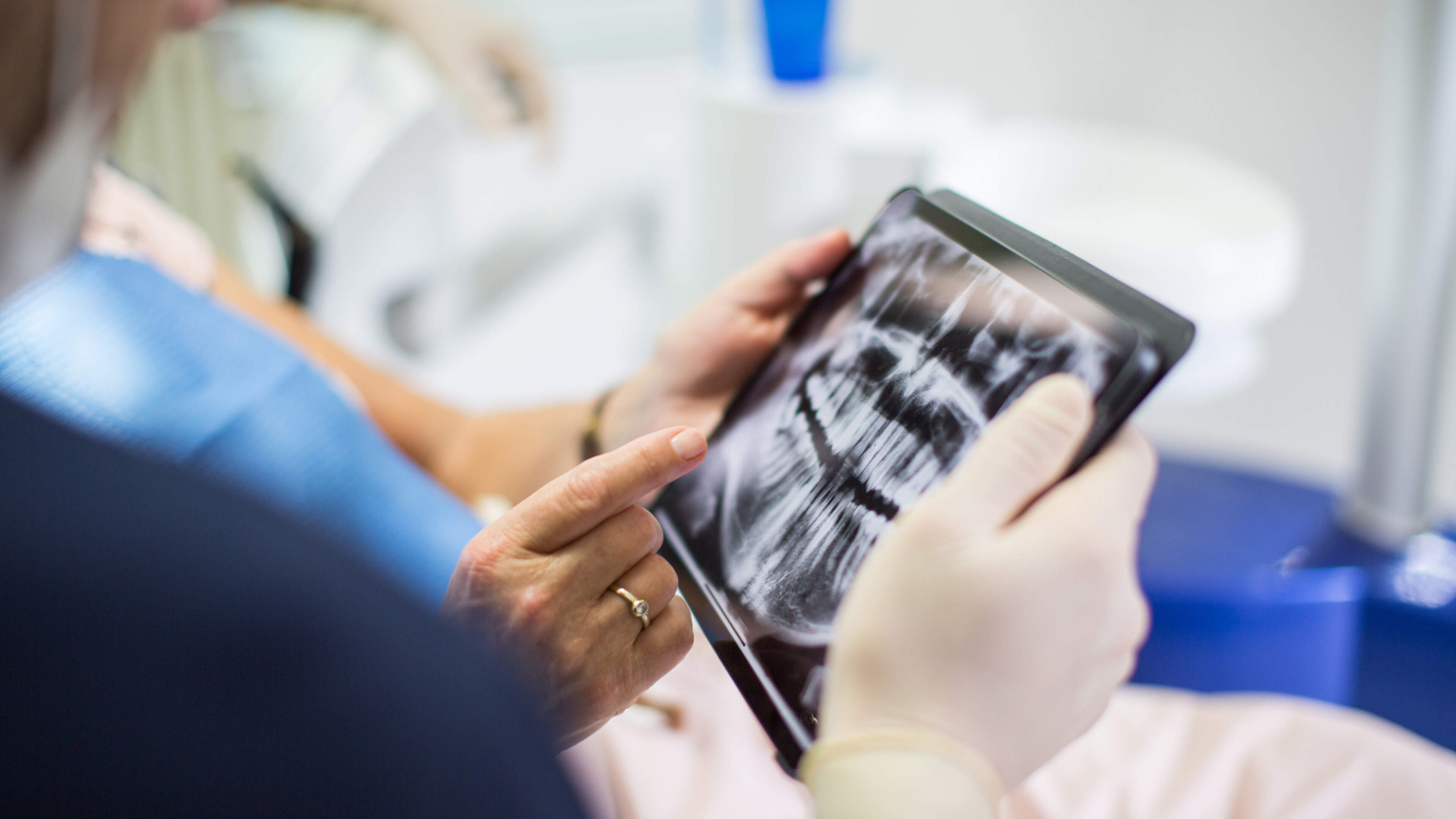 Dentist fined for cutting hours after pregnancy disclosure