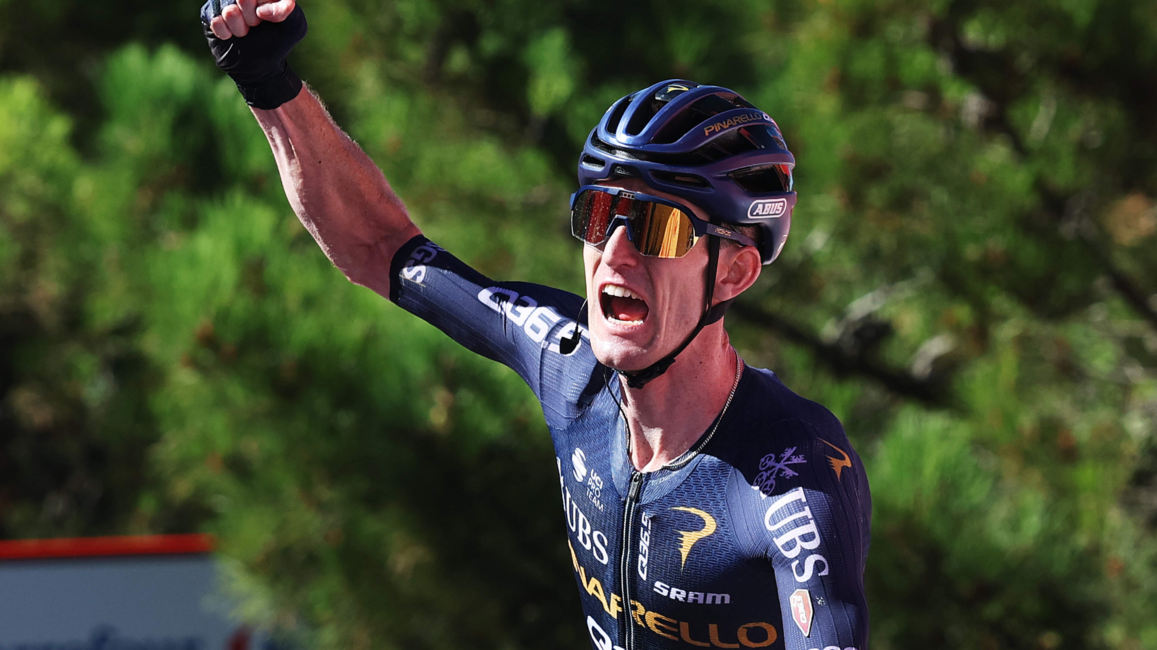 Eddie Dunbar wins Vuelta stage 19