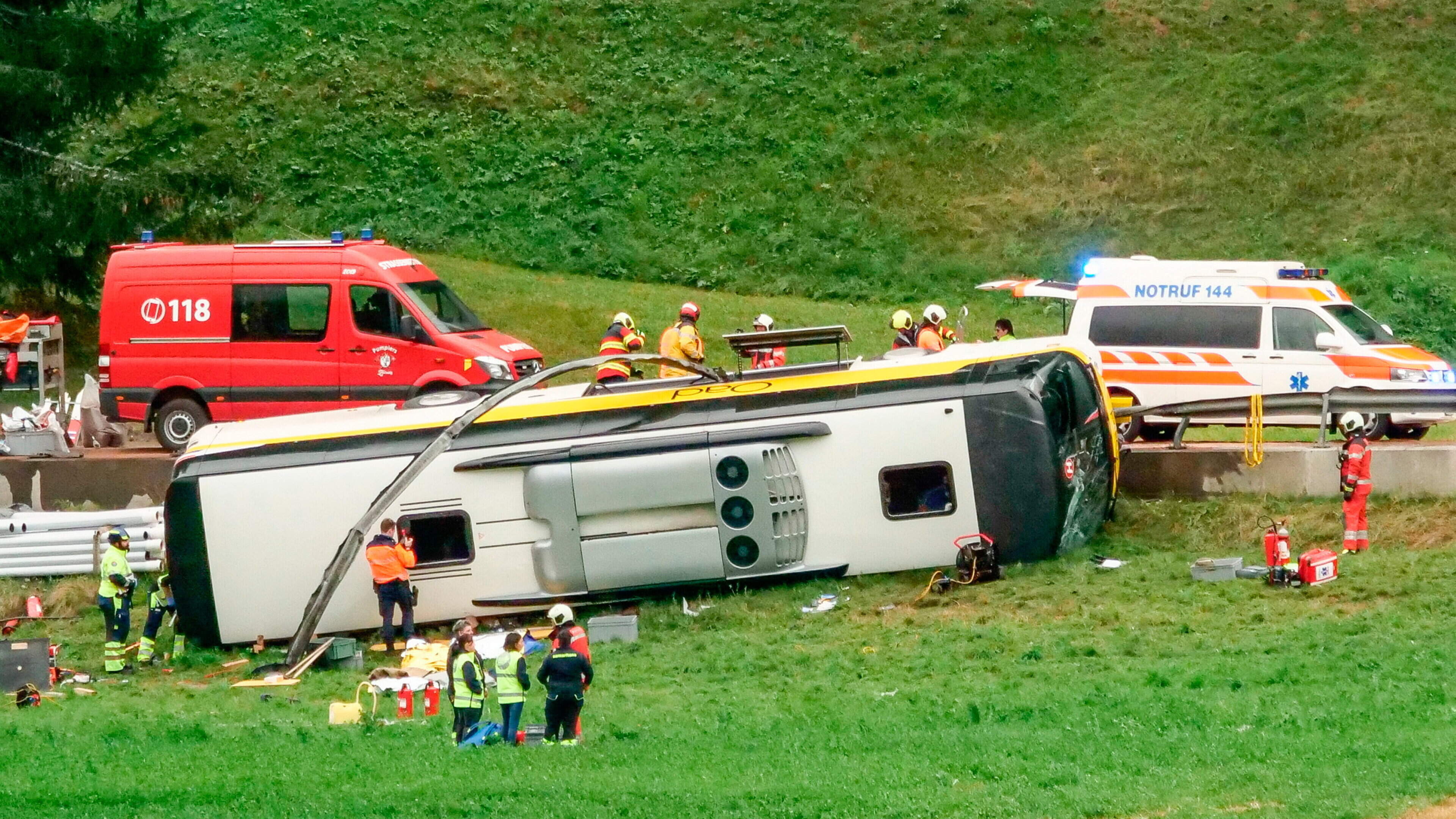 Five killed in Dutch tour bus crash