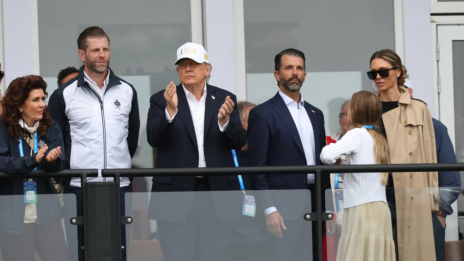 Trump focuses on golf in Doonbeg amid protests