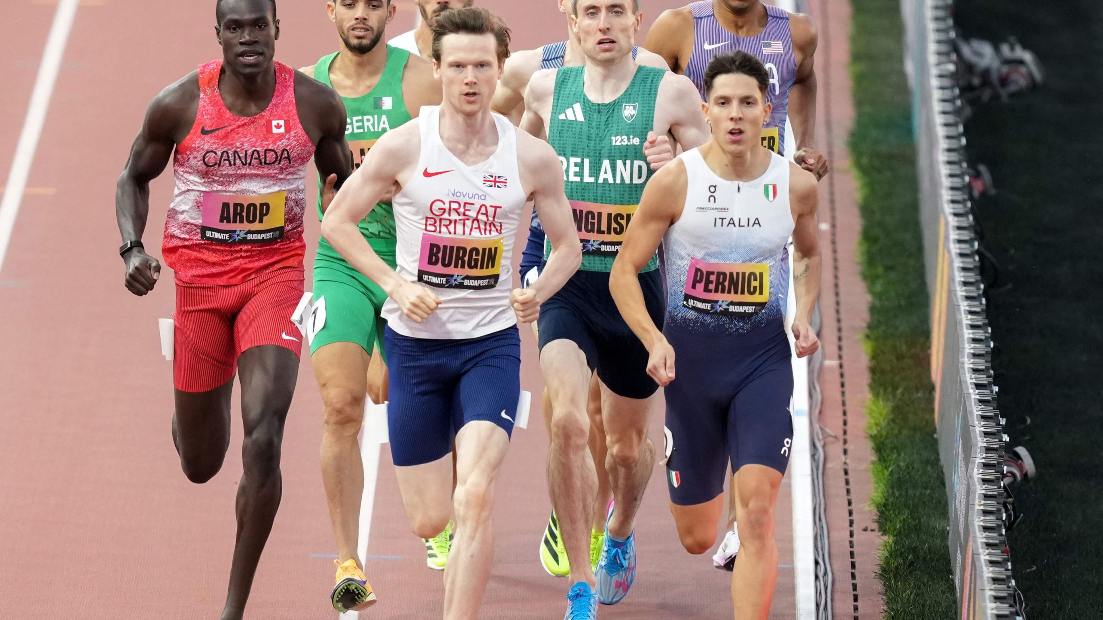 Mark English wins 800m semi-final