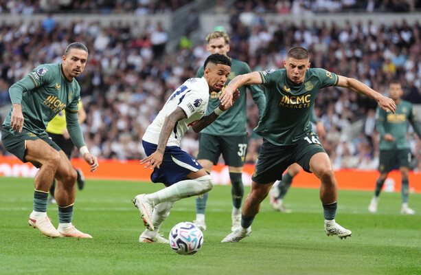 Tottenham Hotspur Draws 0-0 with Everton