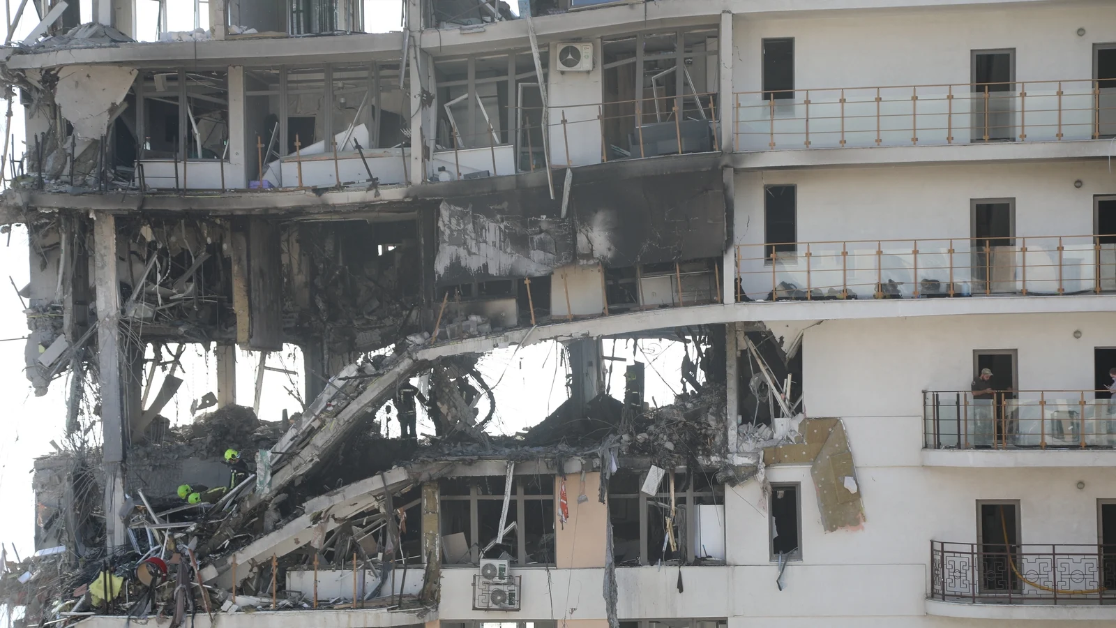 Russian Attacks Kill 9 in Ukraine
