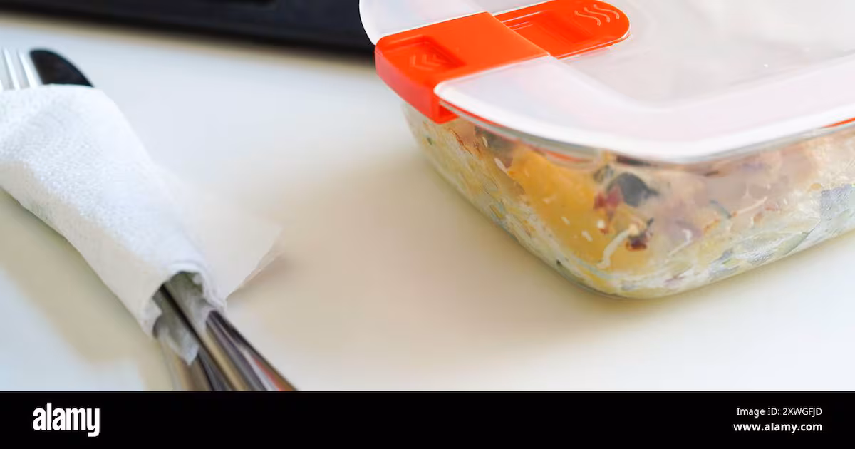 UK Workers Opt for Packed Lunches Amid Cost Crisis