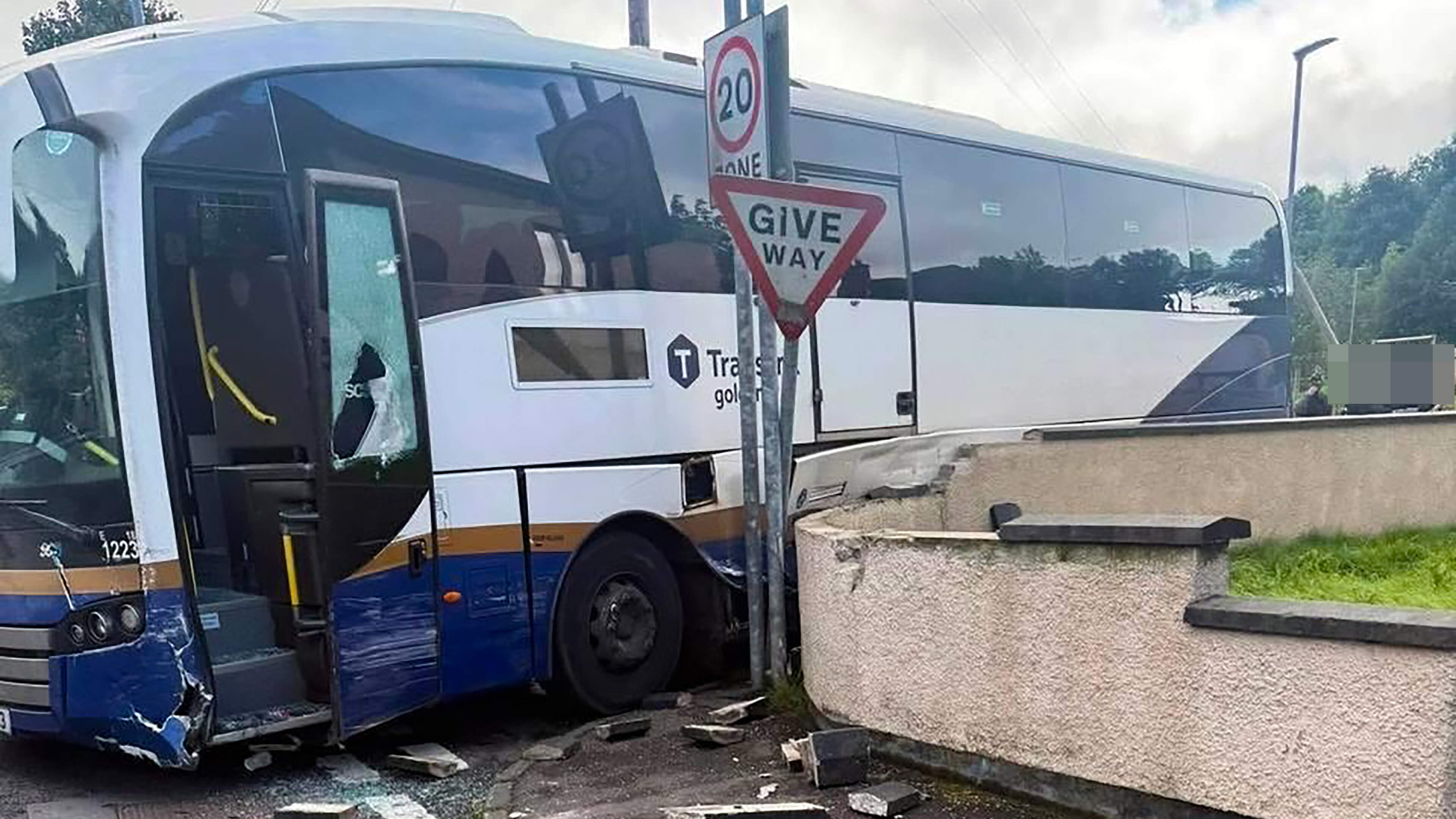 Man hijacks bus armed with knife