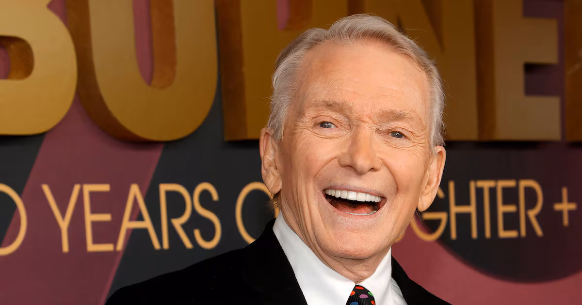 Bob Mackie, renowned costume designer, dies at 87