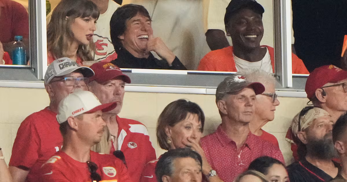 Taylor Swift Supports Travis Kelce at NFL Game