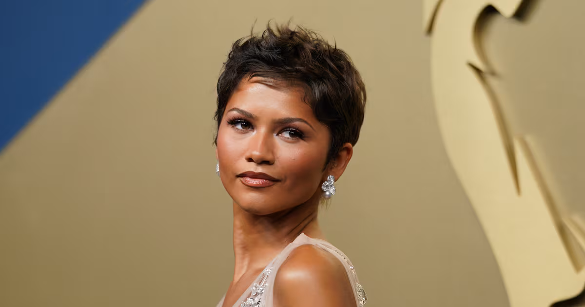Stars Shine on Emmys Red Carpet