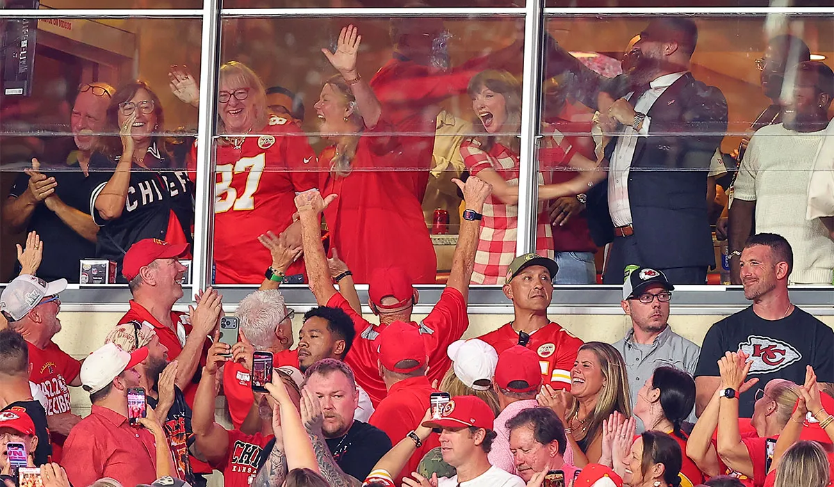 Taylor Swift Cheers on Travis Kelce at NFL Game