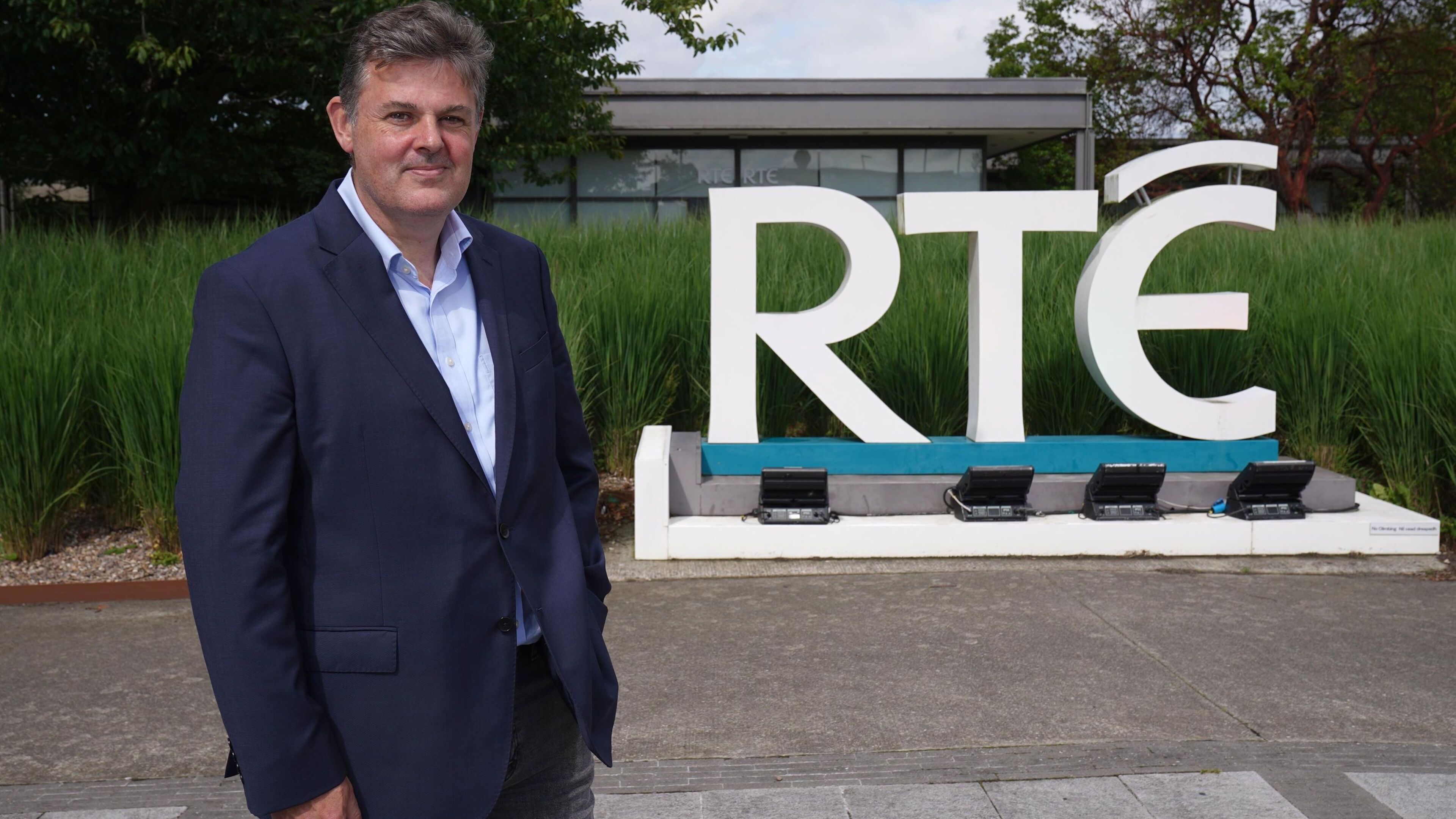Minister warns RTÉ on funding status quo