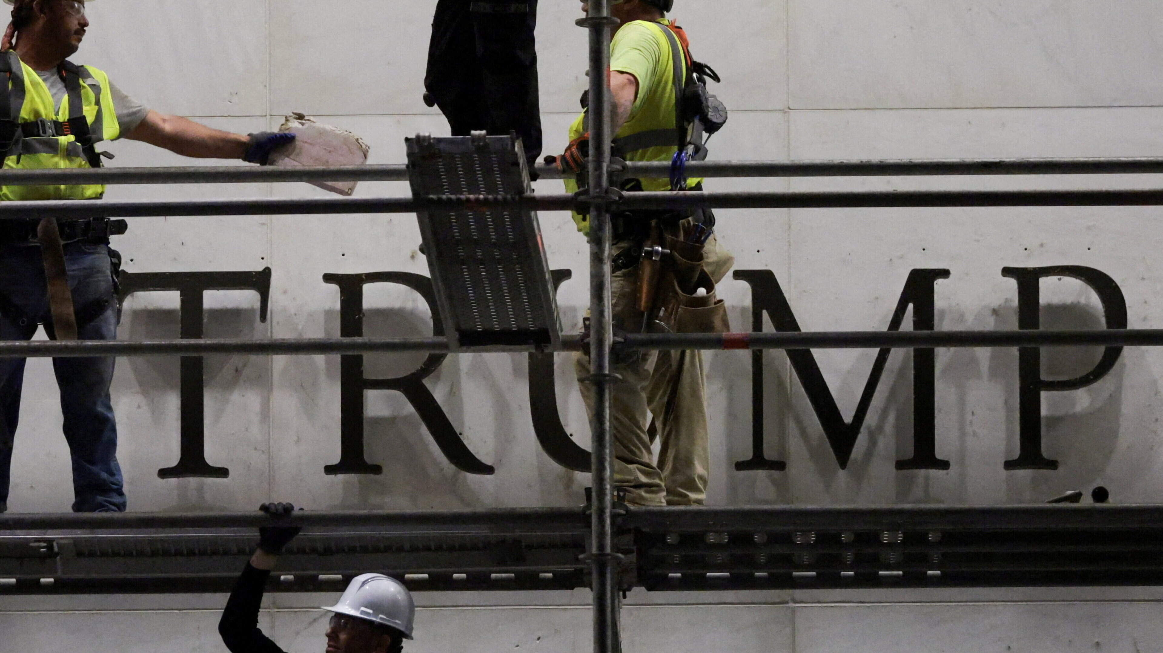 Trump demands name on Kennedy Centre for renovation