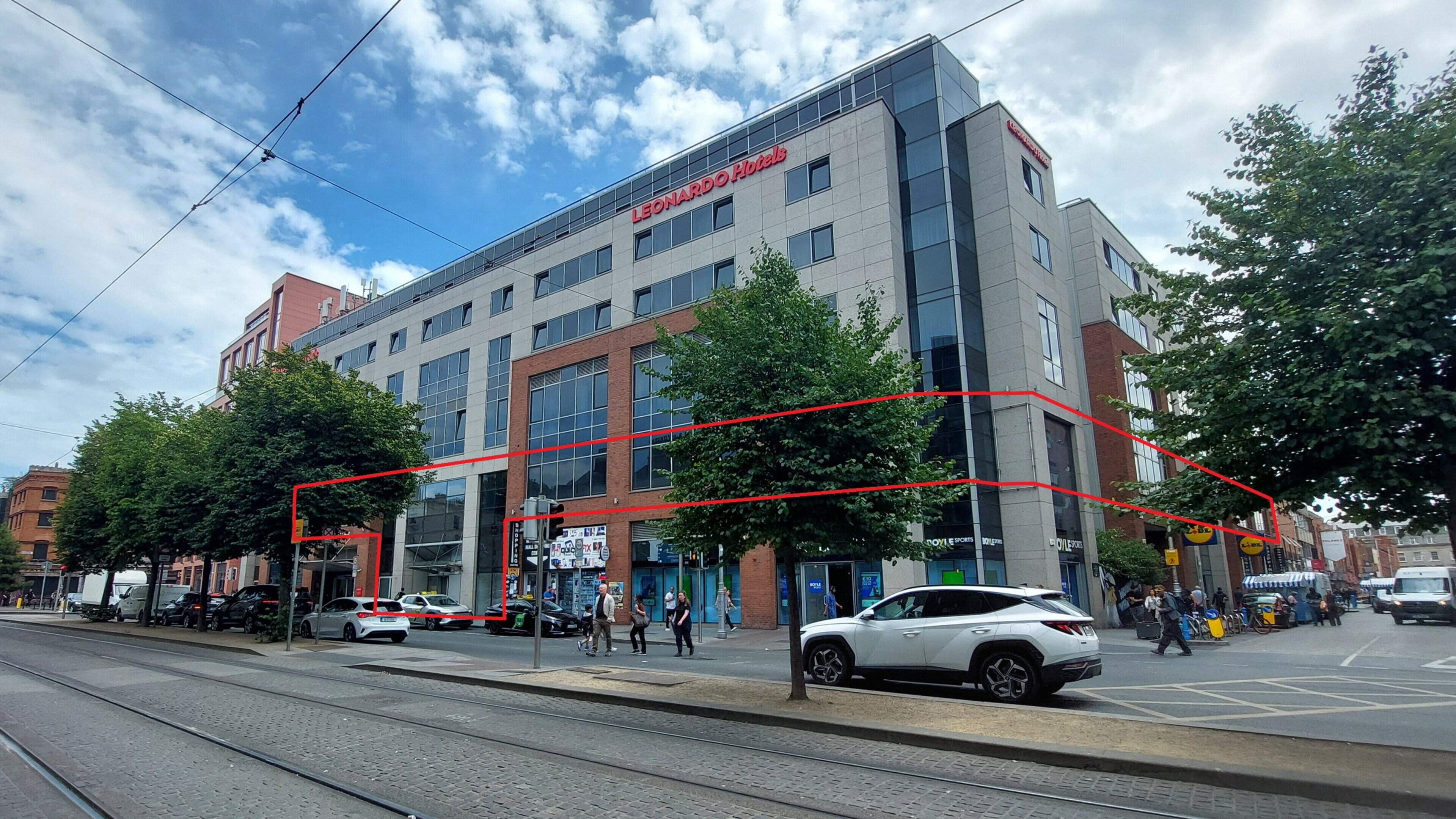 Parnell Plaza Unit Offers Versatile Uses