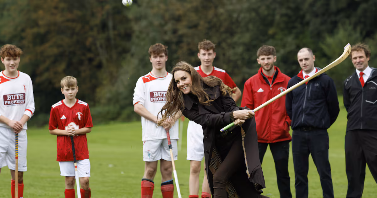 William and Kate Try Shinty on Bute Island