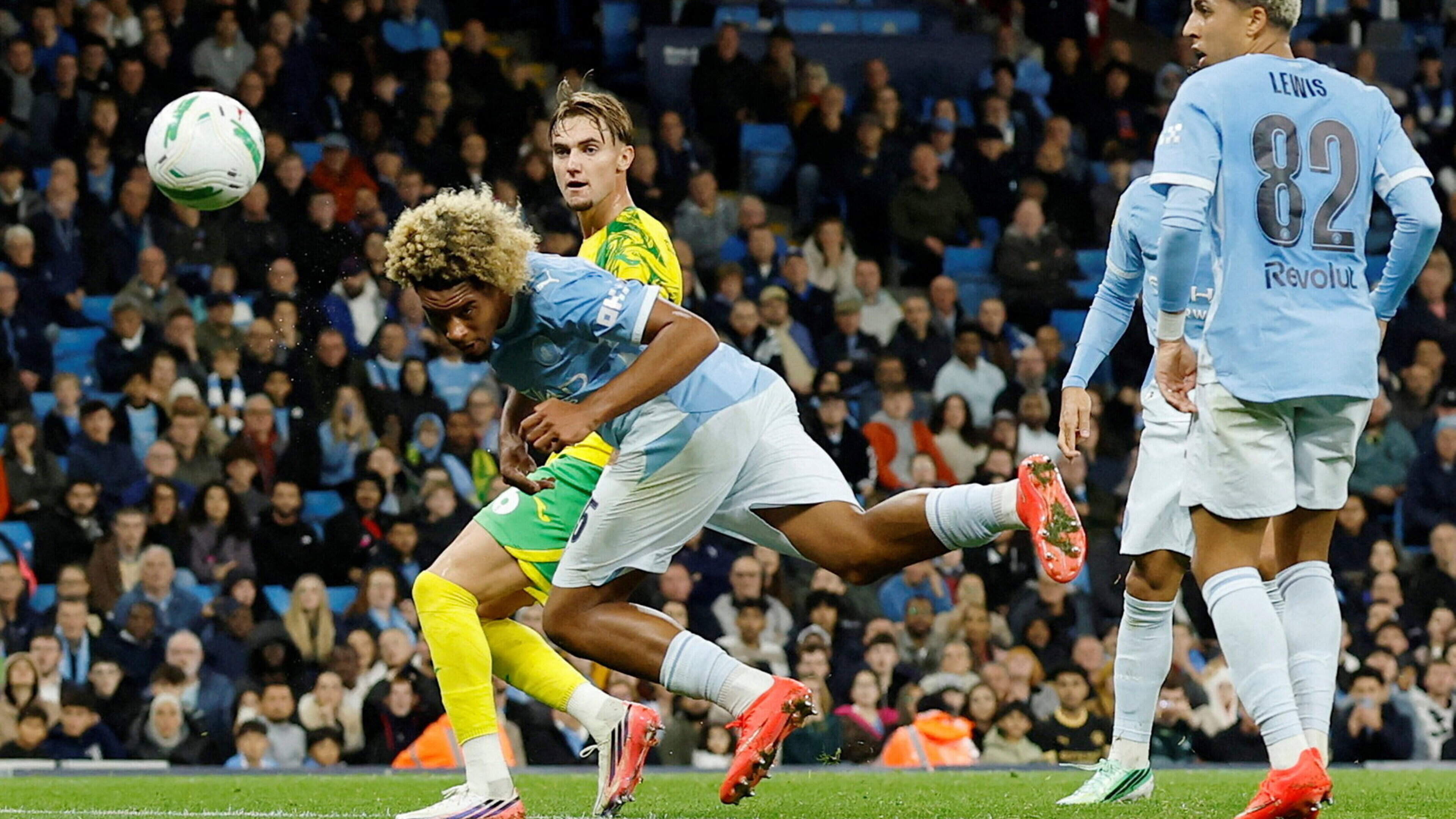 Teen Floyd Samba shines in Manchester City debut