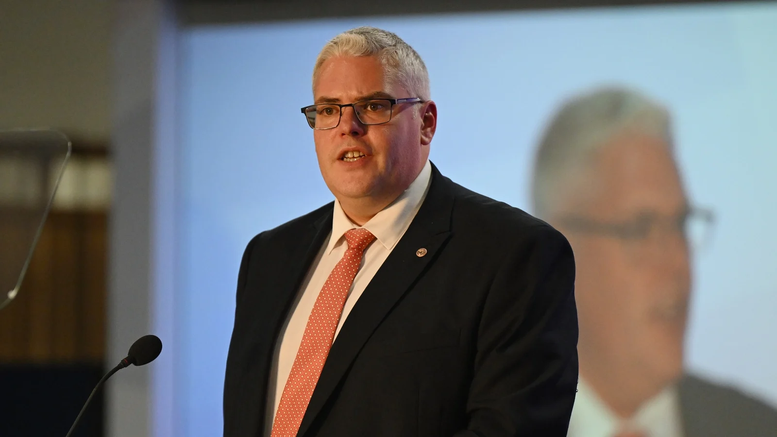 DUP Leader Supports Irish Language Use