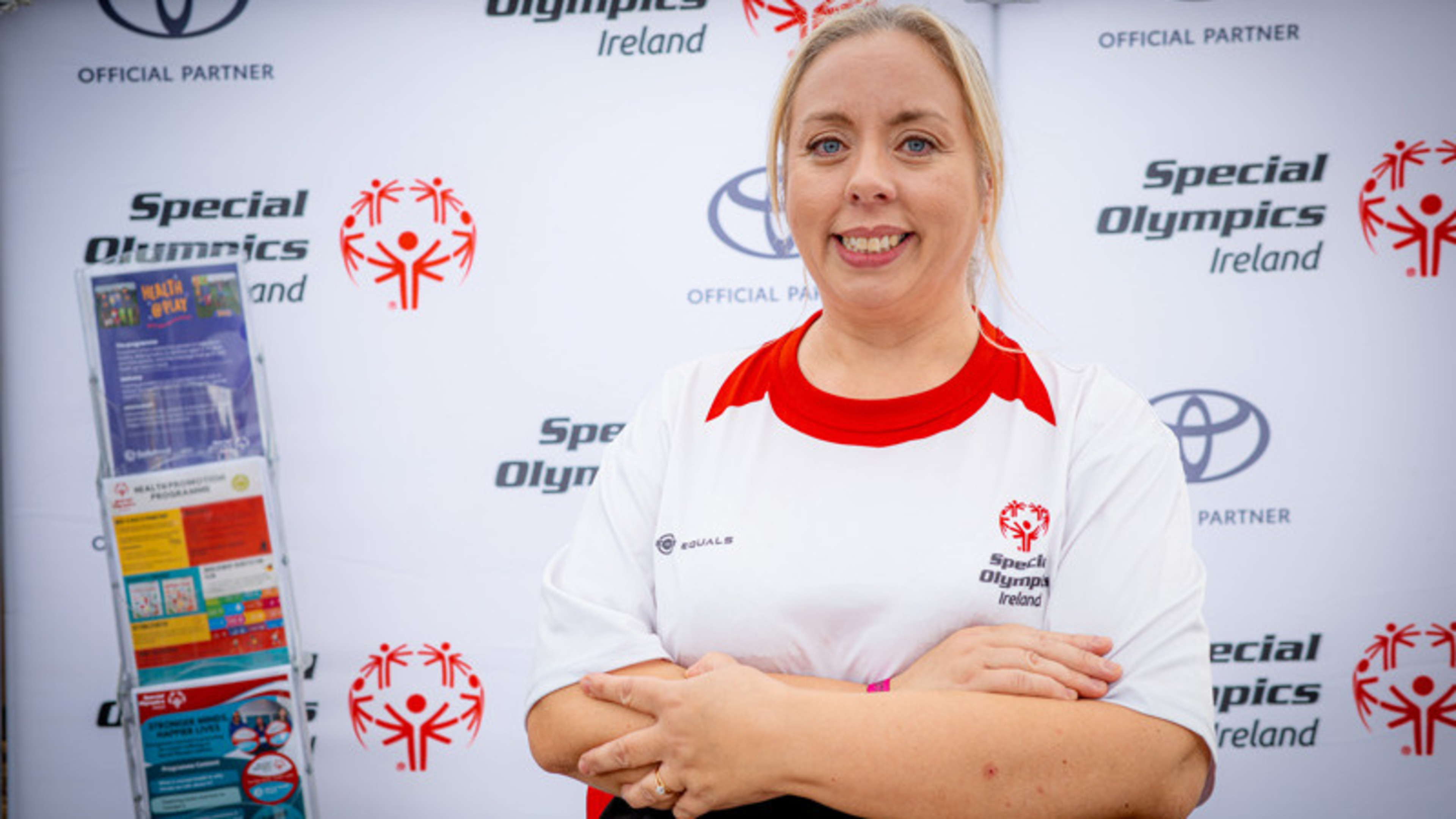 Special Olympics athlete urges donations for charity