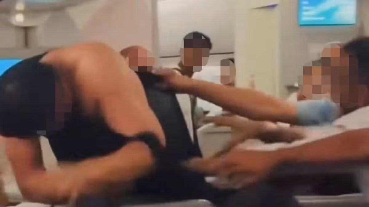 Plane brawl erupts mid-flight over seats
